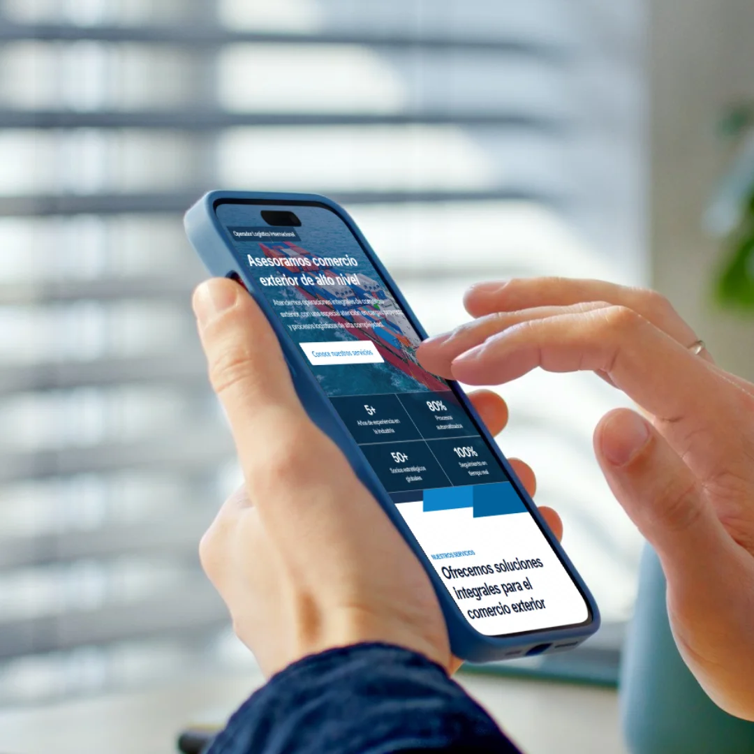 Empresario con teléfono