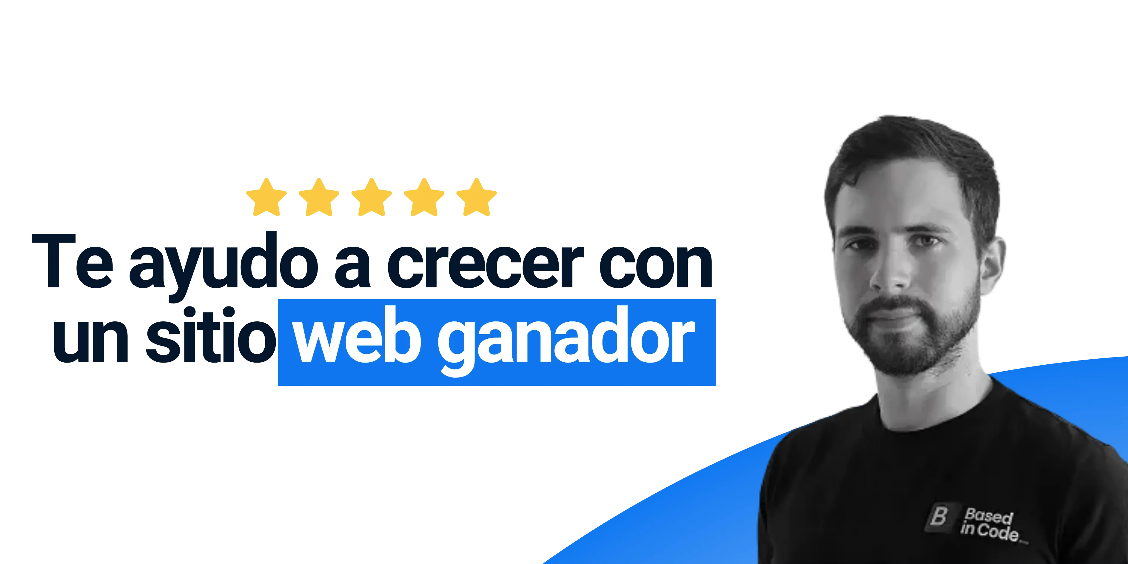 Empresario frustrado frente a su computador